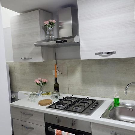 Apartment Carlo III เนเปิลส์ ภายนอก รูปภาพ