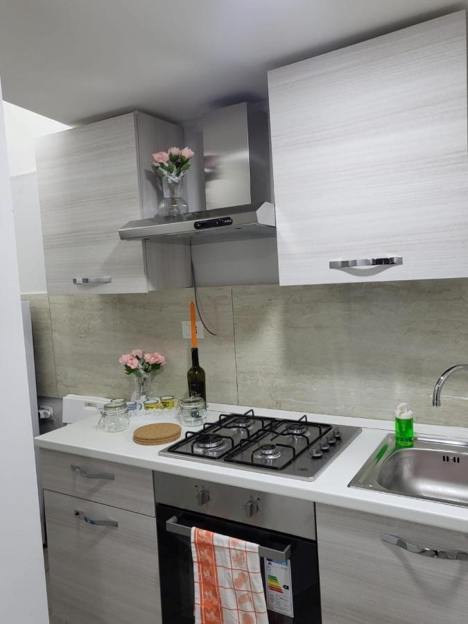 Apartment Carlo III เนเปิลส์ ภายนอก รูปภาพ