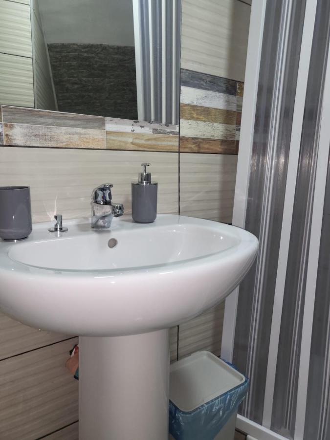 Apartment Carlo III เนเปิลส์ ภายนอก รูปภาพ